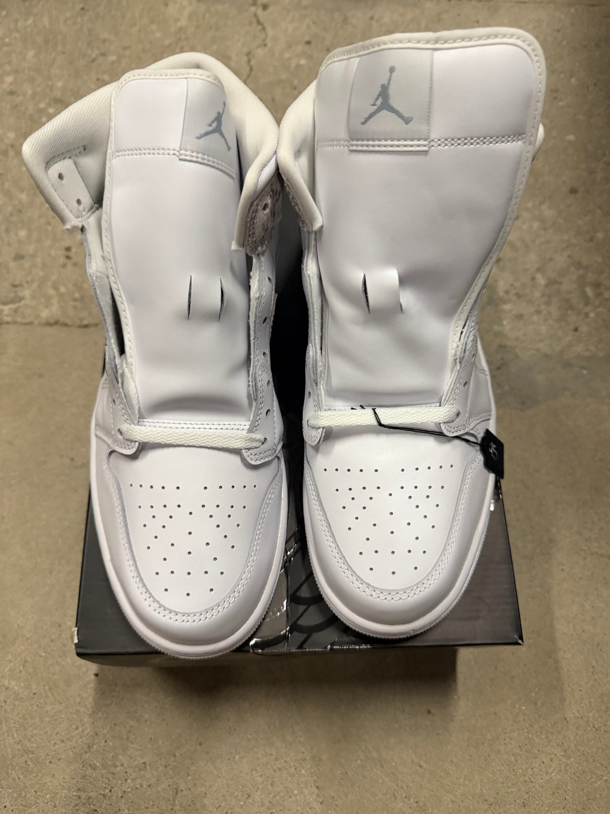 Jordan 1 mid White Brand New