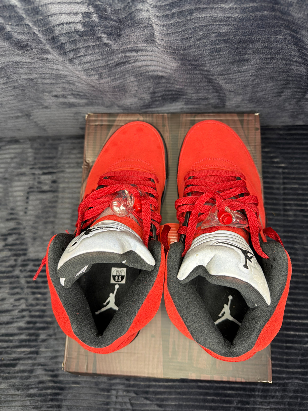 Jordan 5 Retro
Raging Bull Red (2021)