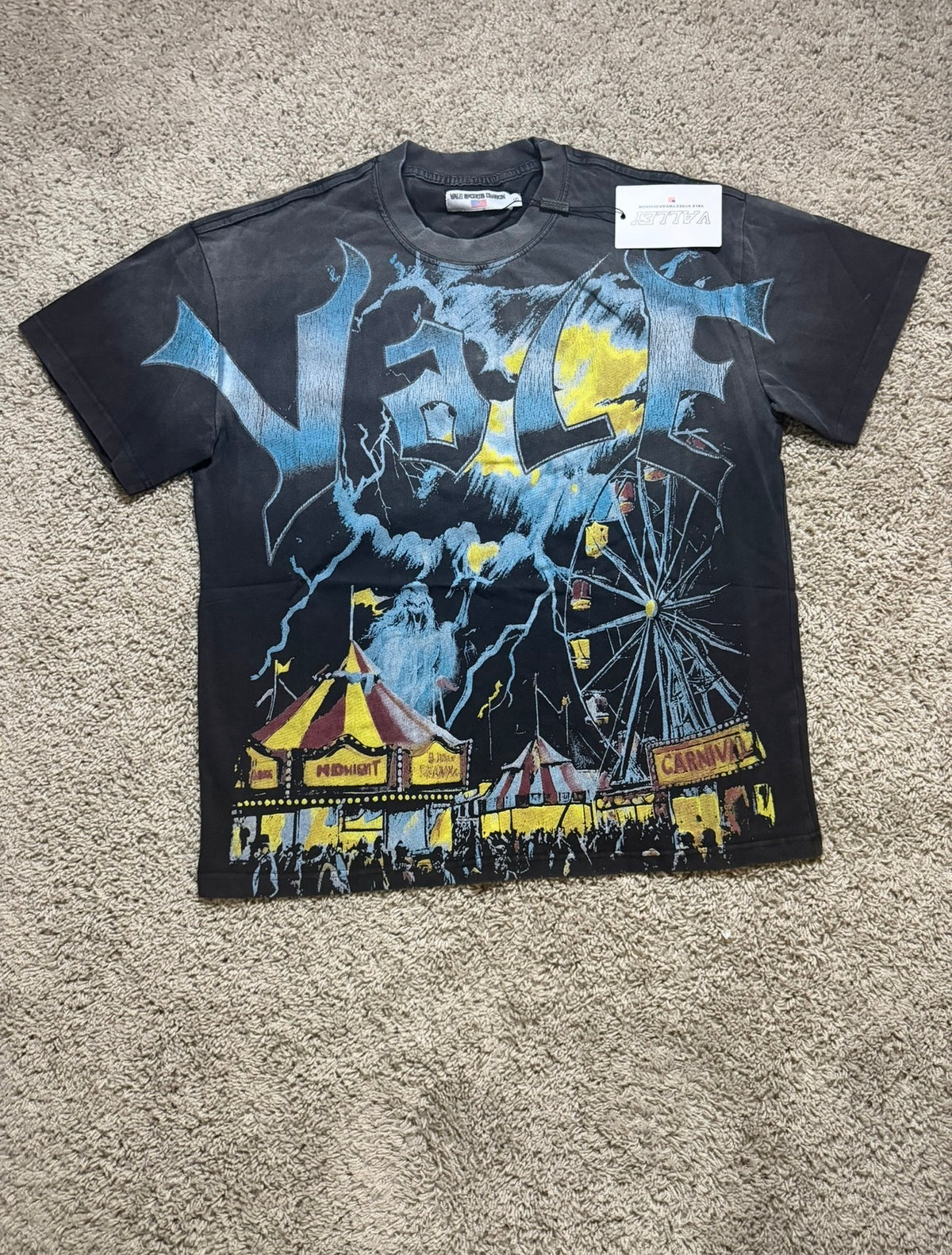 Vale carnival Blue Accent Tee