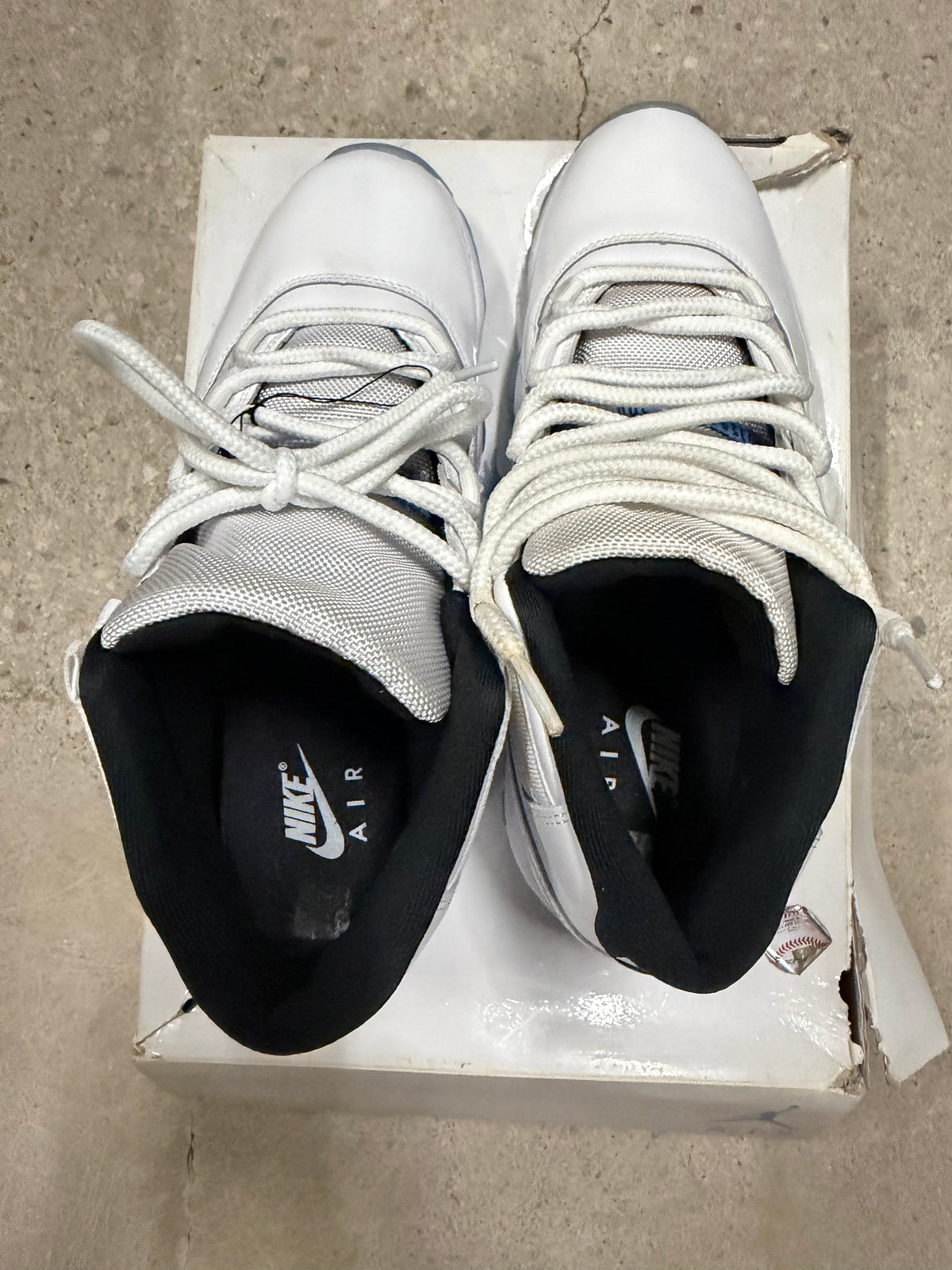 Jordan 11 Legend blue Pre-Owned