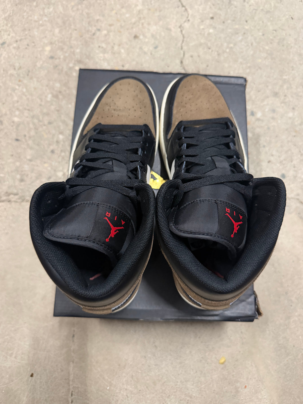 Jordan 1 mid Palomino Brand New