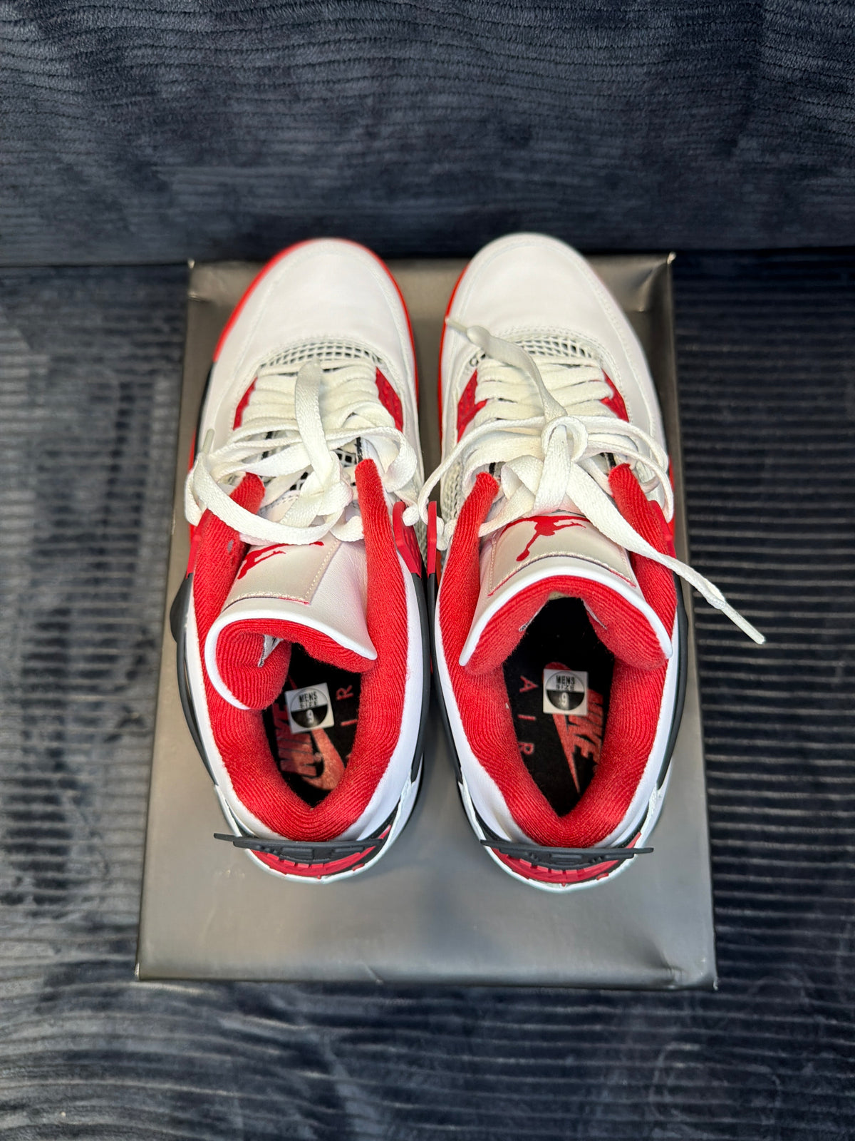 Jordan 4 Retro Fire Red (2020)
Fire Red (2020)