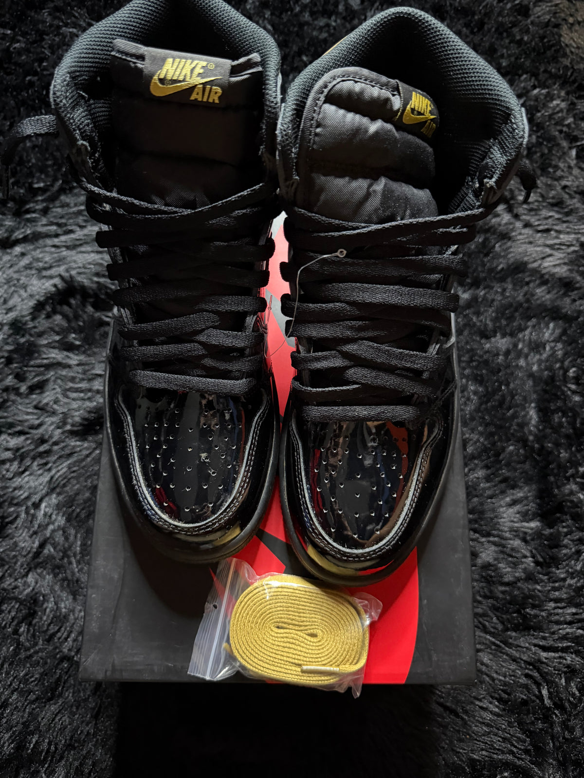 Jordan 1 “Black Mettalic Gold” Pre-Owned