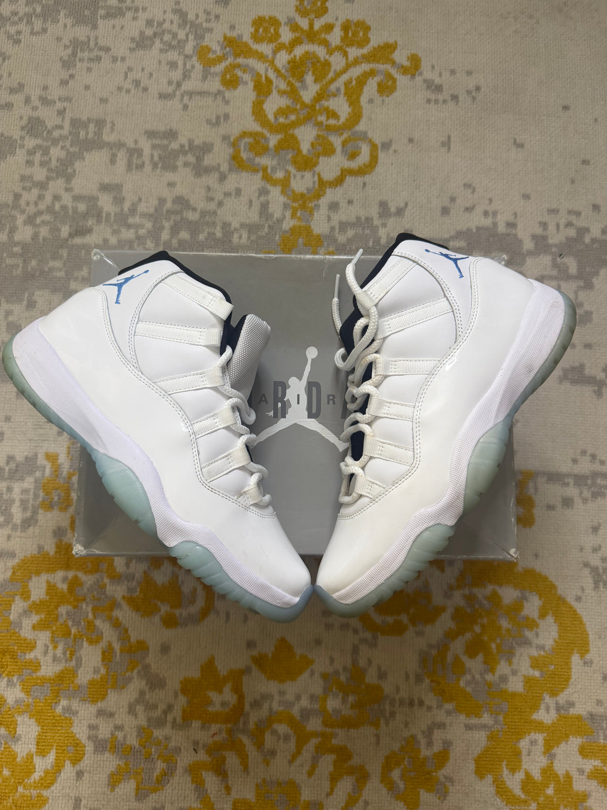 Jordan 11 Legend Blue Pre-Owned