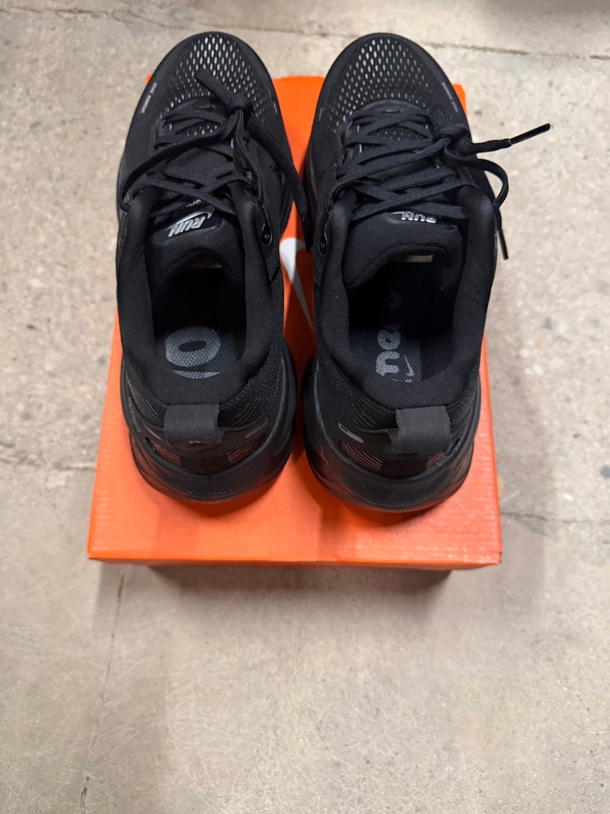 Nike Vomero 18 Black Brand new