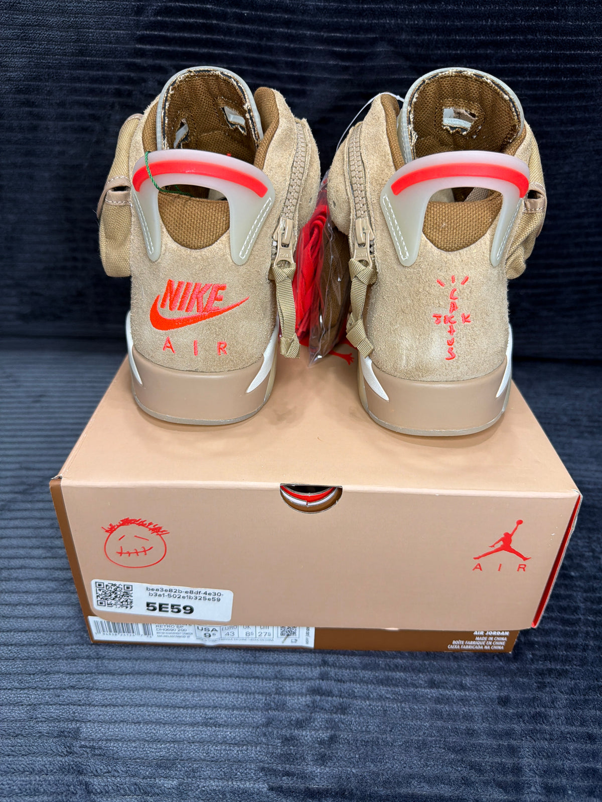 Jordan 6 Retro
Travis Scott British Khaki