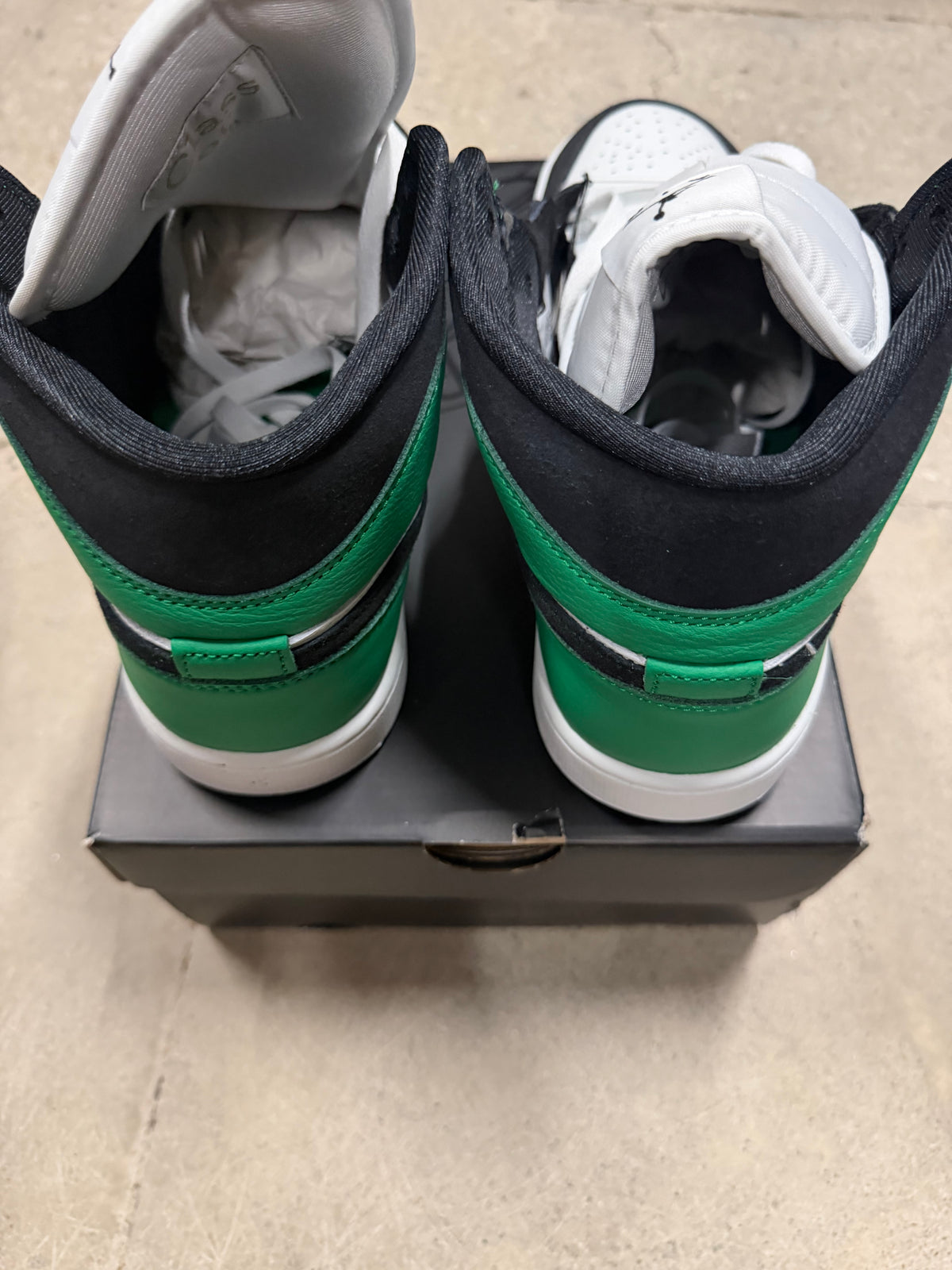Jordan 1 mid Green Brand New