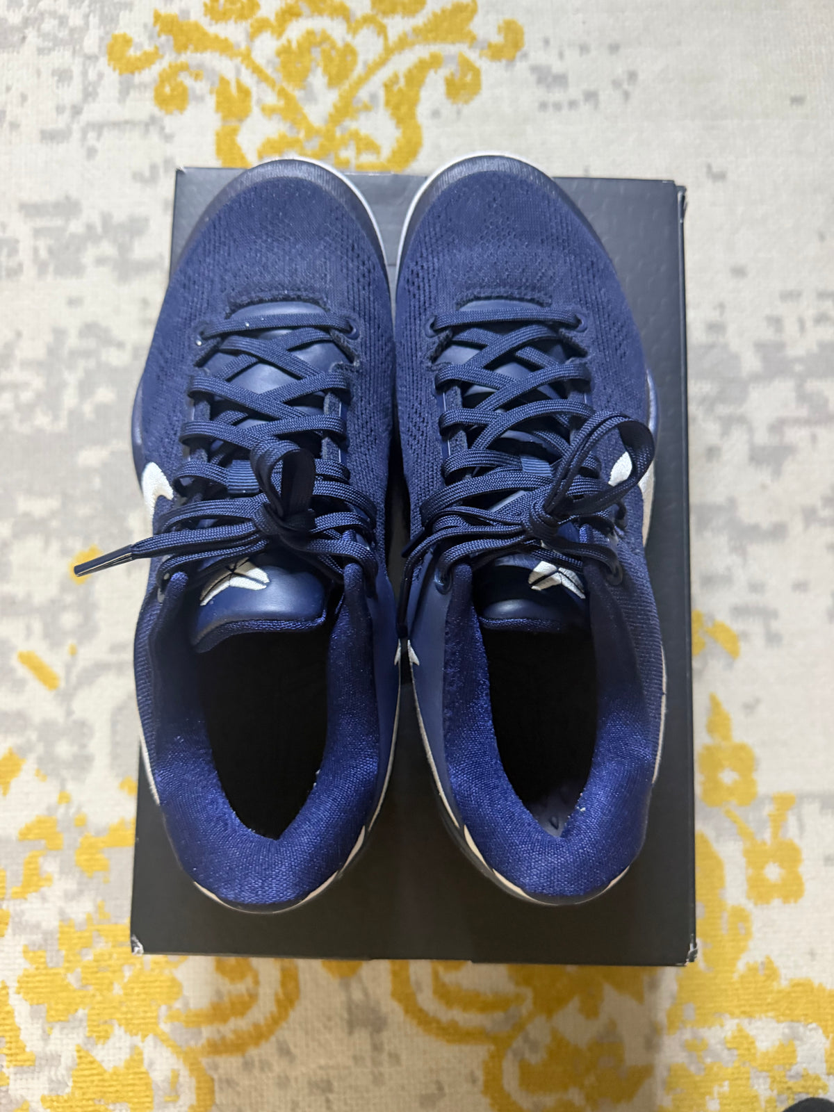 Kobe 8 college Pre-Owned