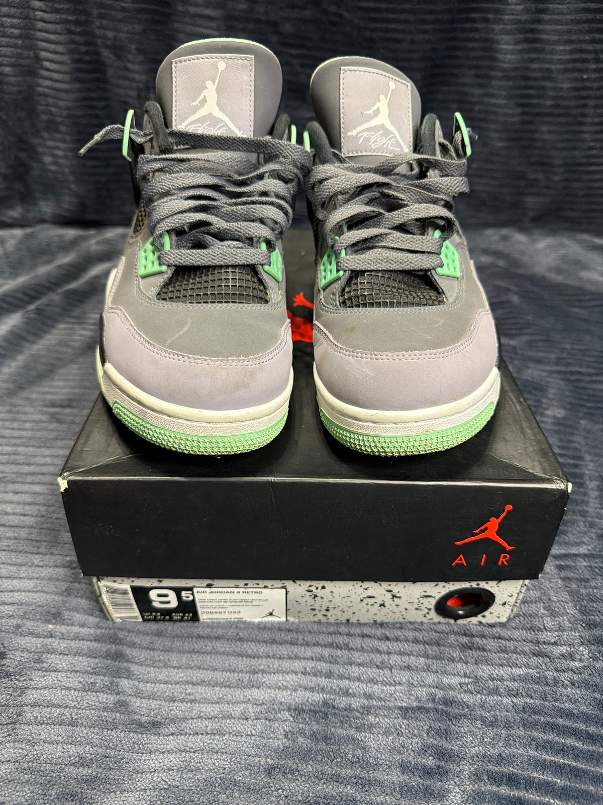 Jordan 4 Retro
Green Glow