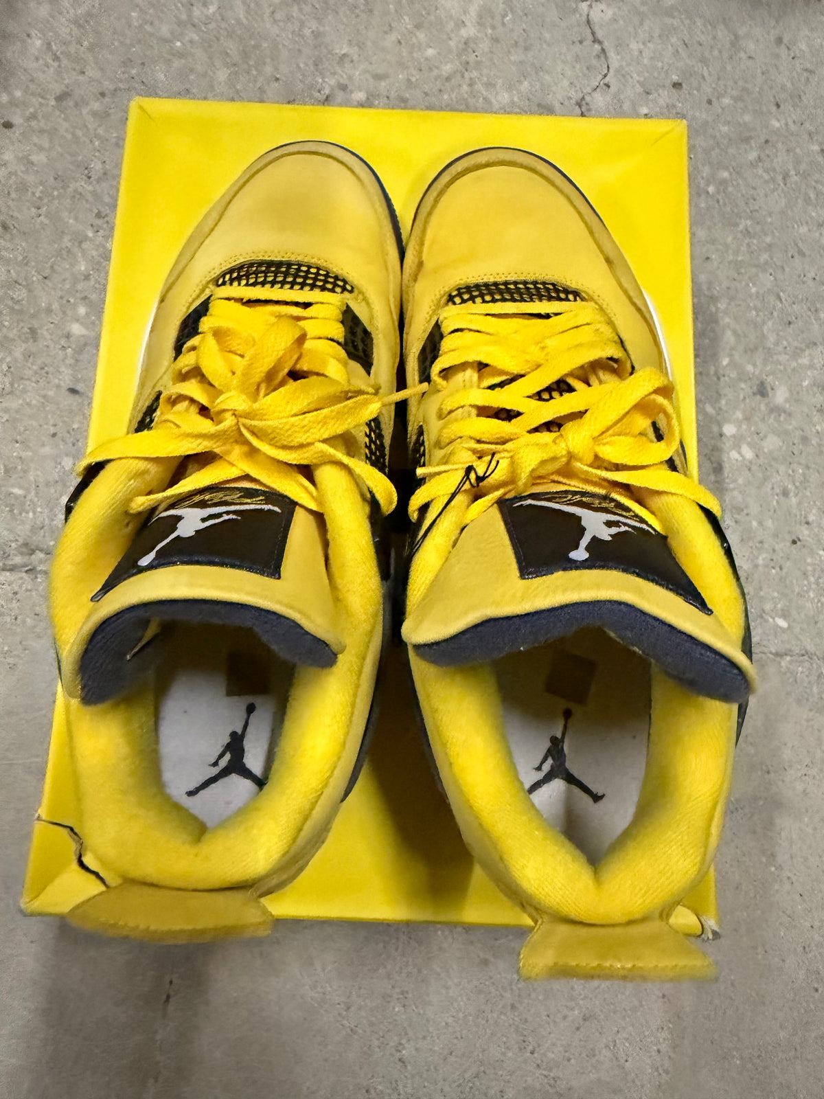 Jordan 4 Lightning Pre-Owned