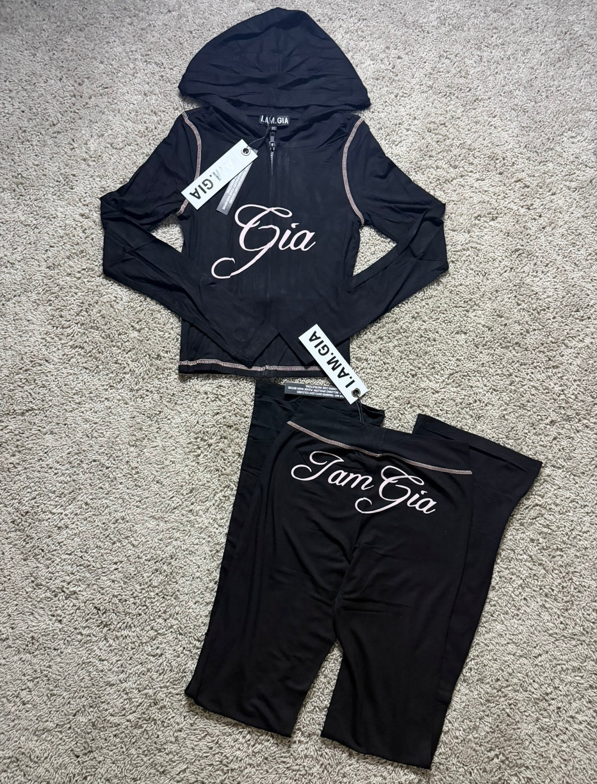 I.AM.GIA Black set with soft pink lettering