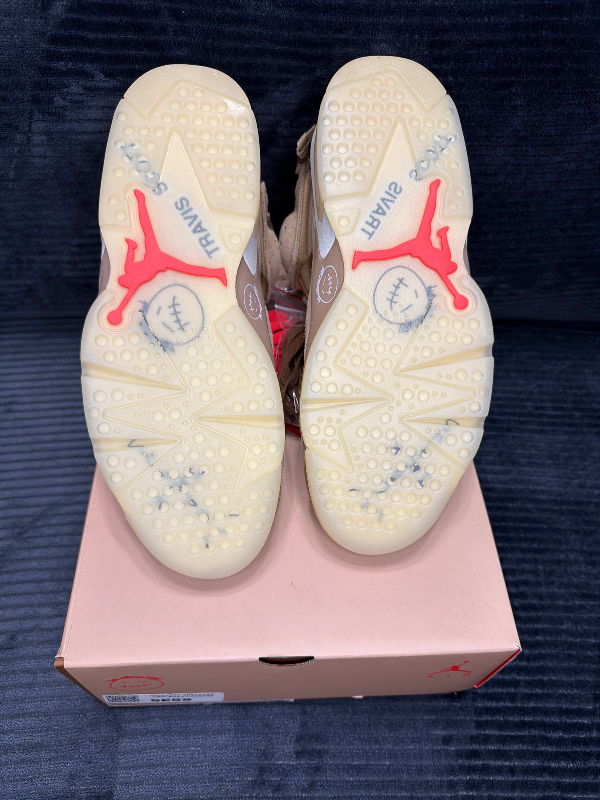 Jordan 6 Retro
Travis Scott British Khaki