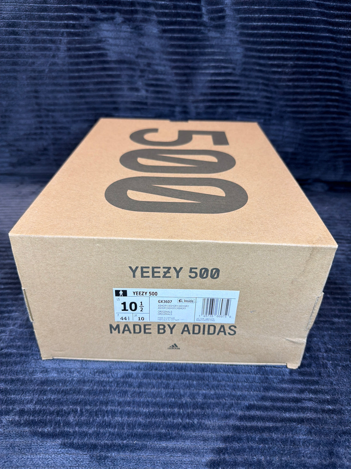 Adidas Yeezy 500
Ash Grey brand new