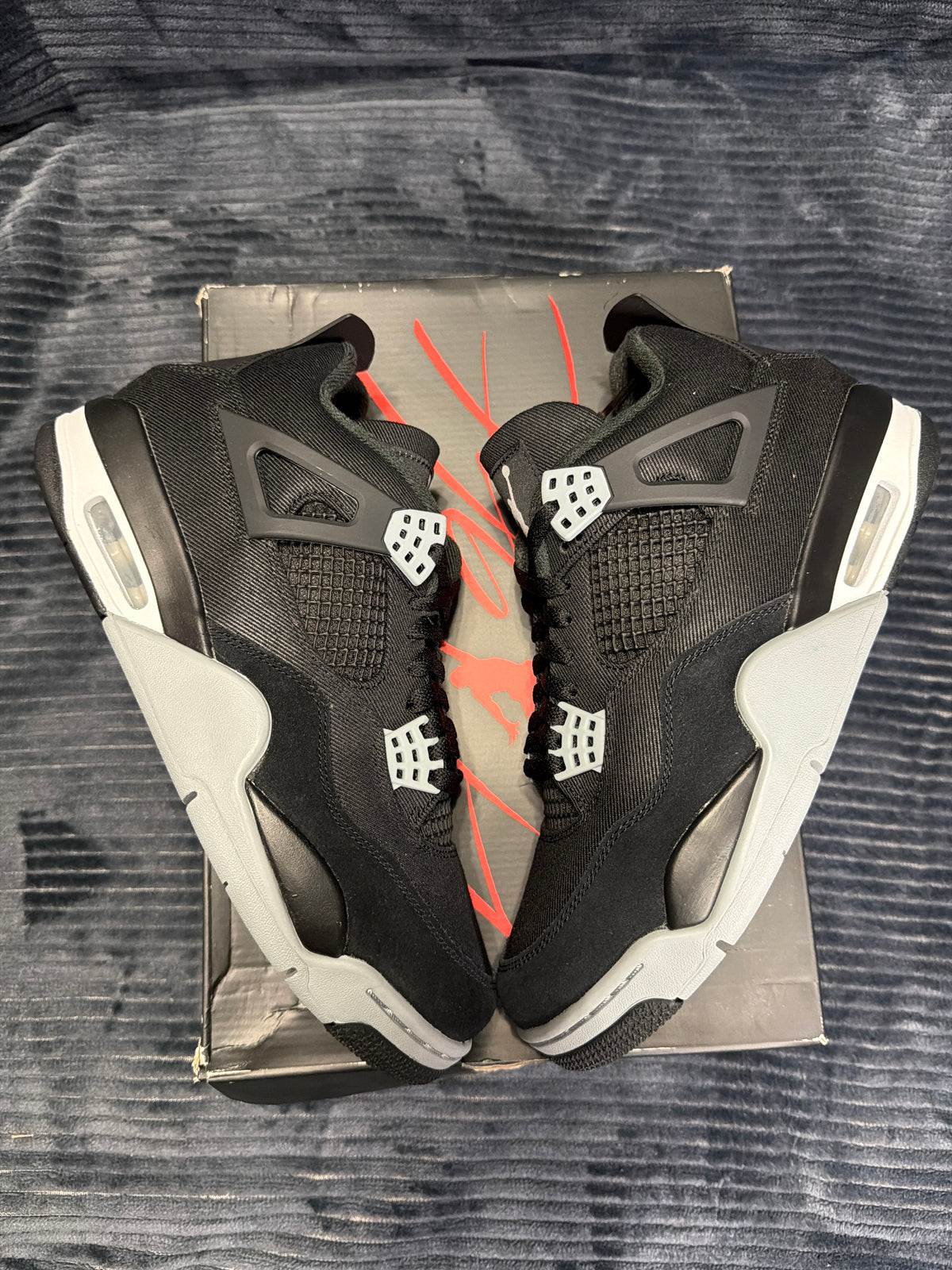 Jordan 4 Retro SE
Black Canvas brand new