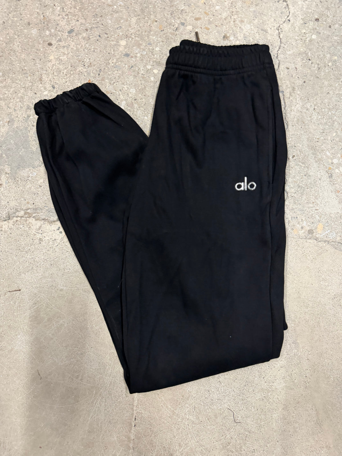 Alo cuffed black pants