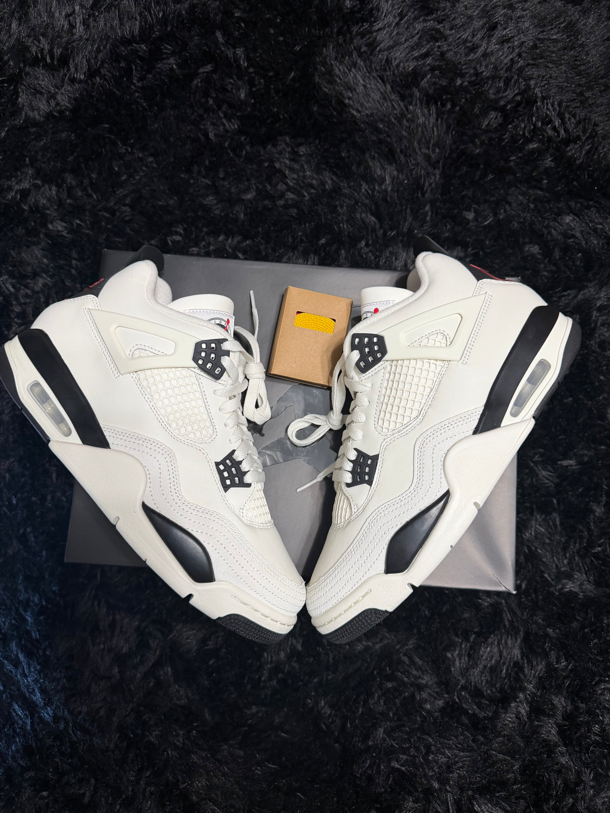 Jordan 4 flight club brand new