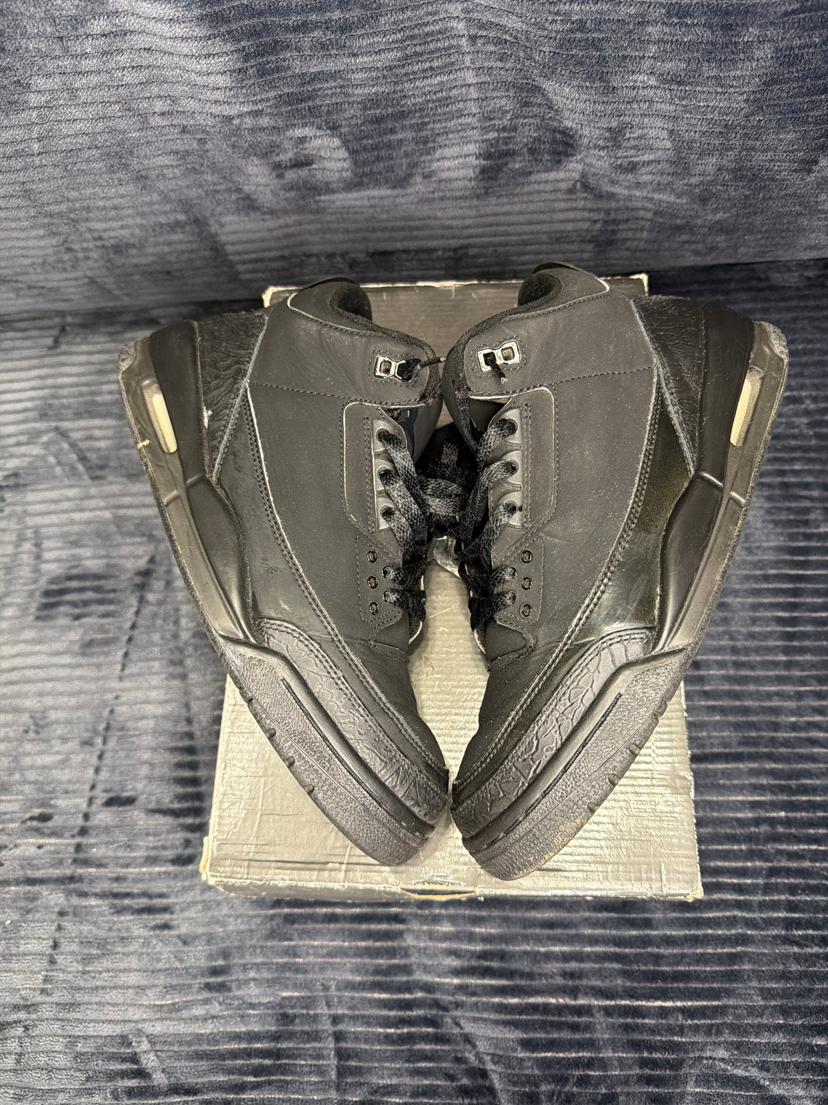 Jordan 3 Retro
Black Cat (2007)