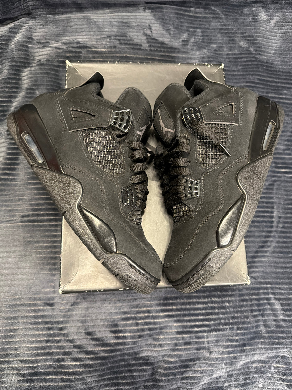 Jordan 4 Retro
Black Cat (2020)