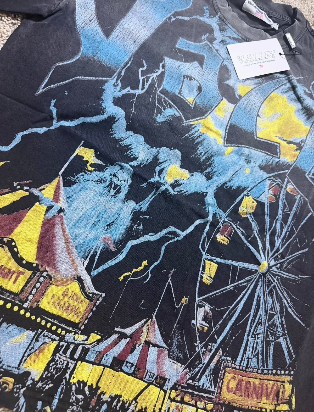 Vale carnival Blue Accent Tee
