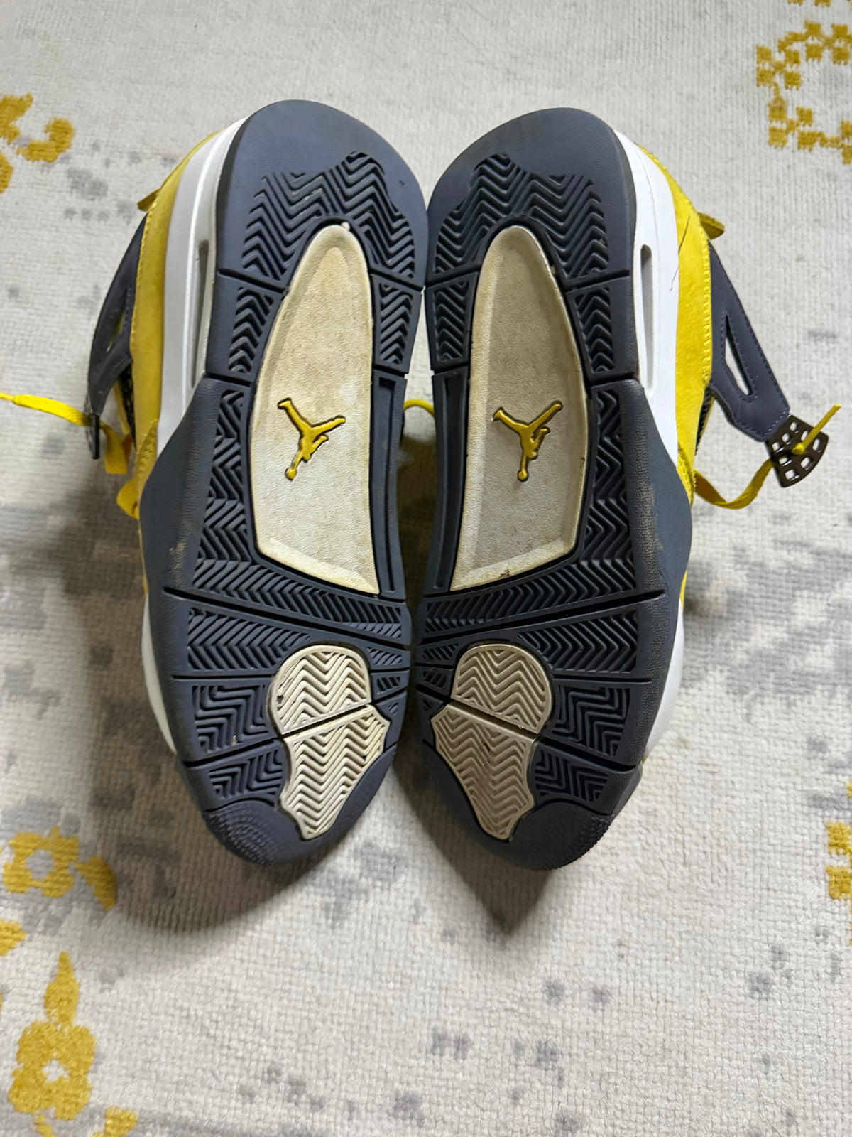 Jordan 4 Lightning Pre-Owned