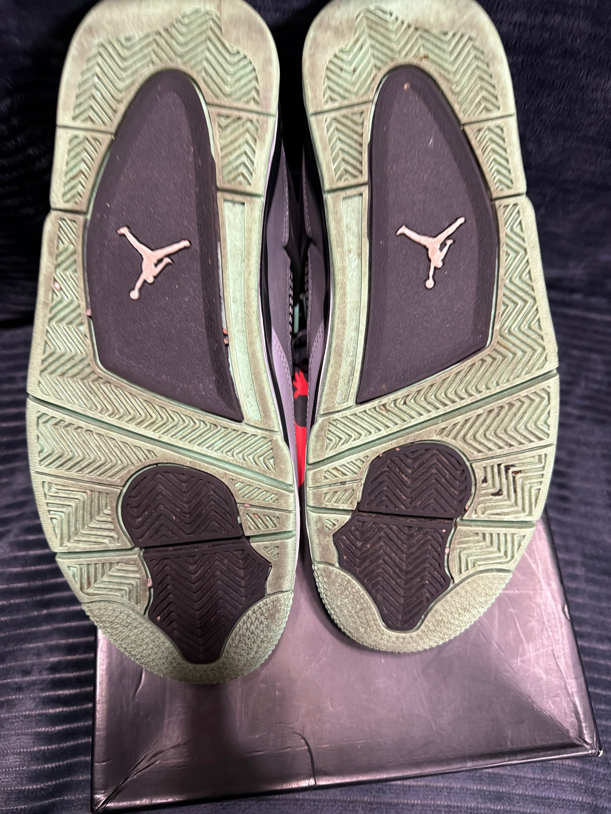 Jordan 4 Retro
Green Glow