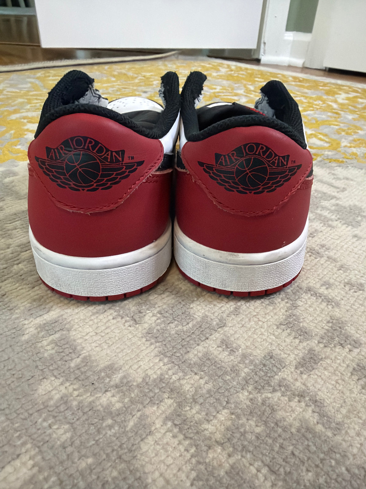 Jordan 1 Low Chicago Pre-Owned