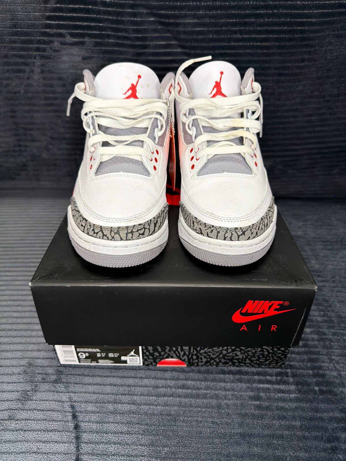 Jordan 3 Retro
Fire Red (2022)