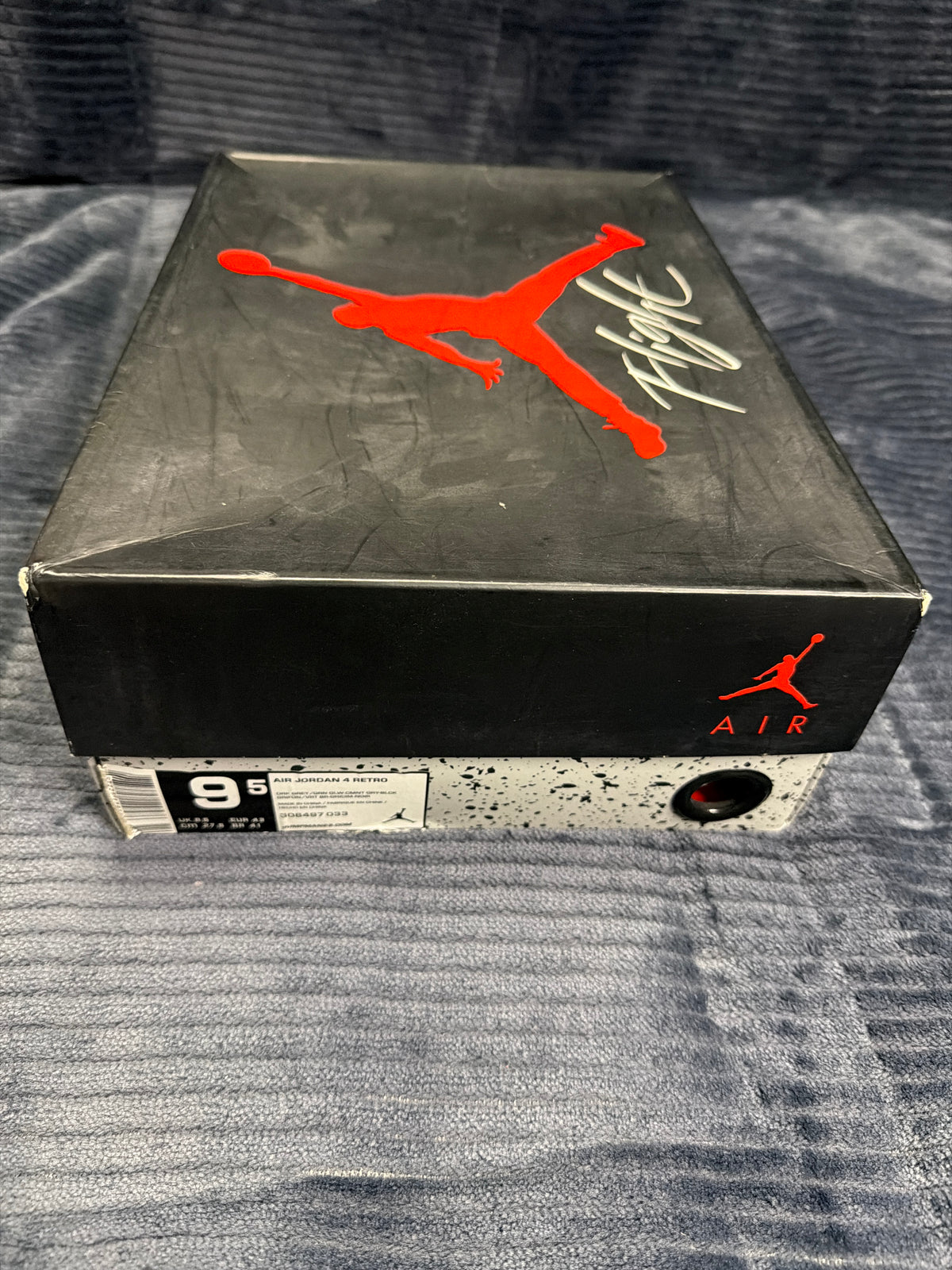 Jordan 4 Retro
Green Glow