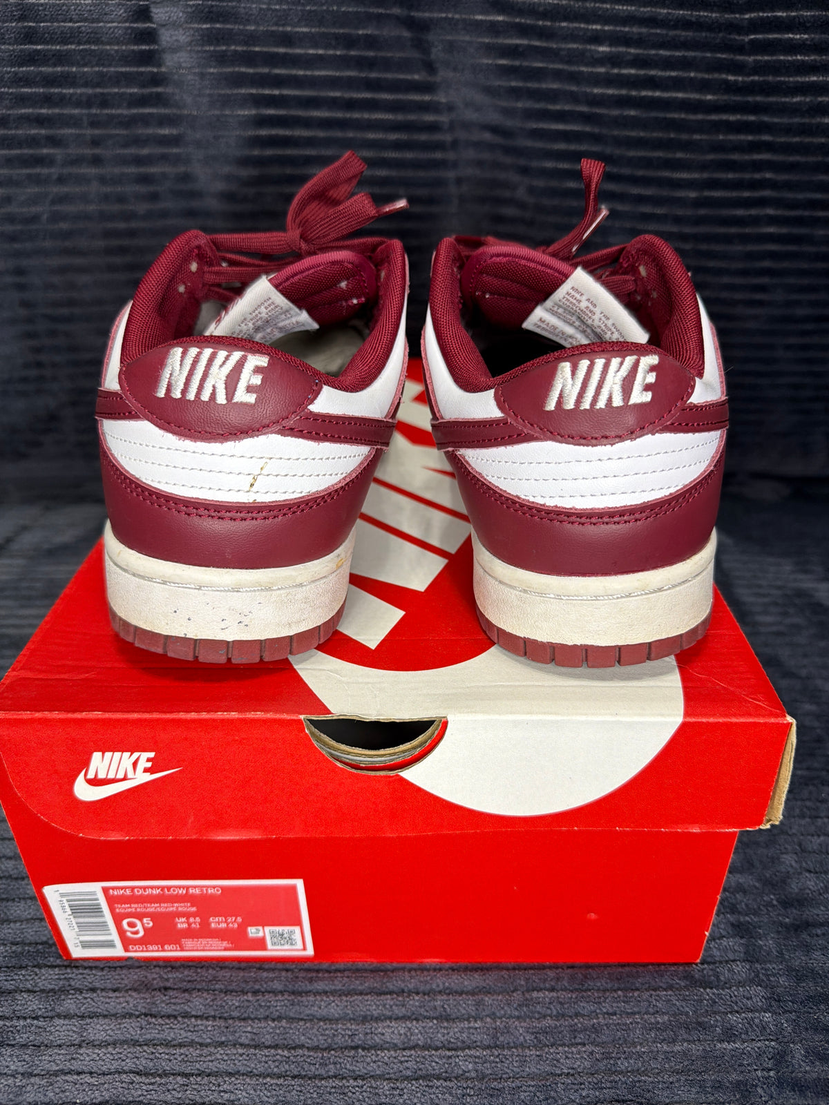 Nike Dunk Low
Team Red