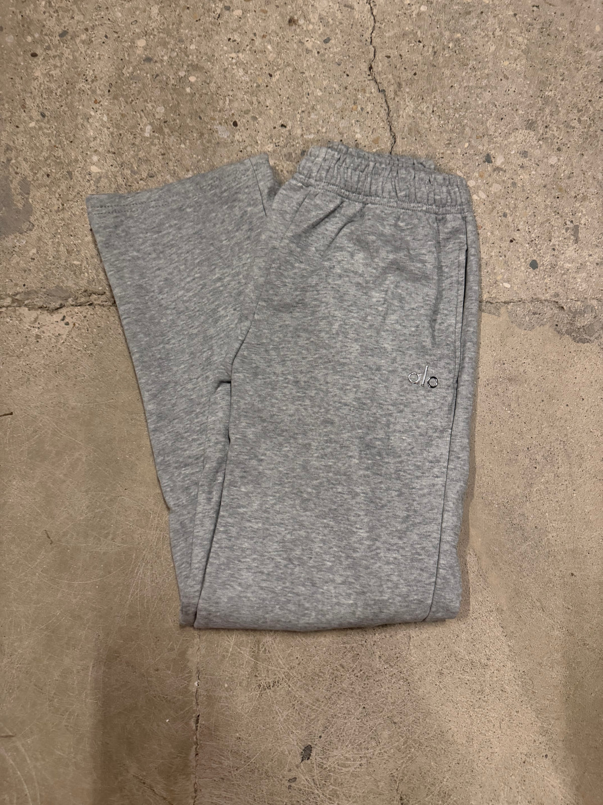 Alo grey uncuffed sweatpants