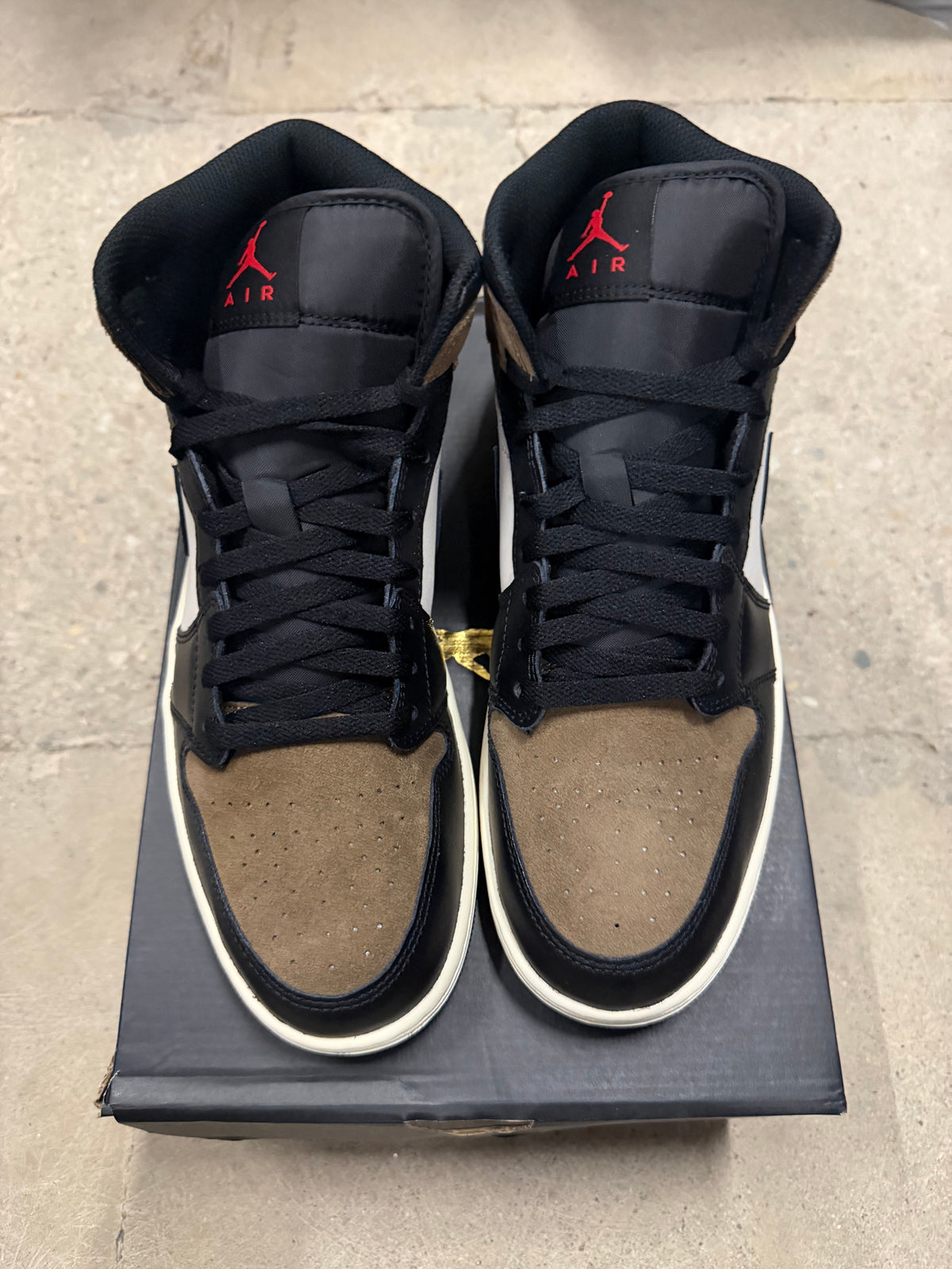 Jordan 1 mid Palomino Brand New
