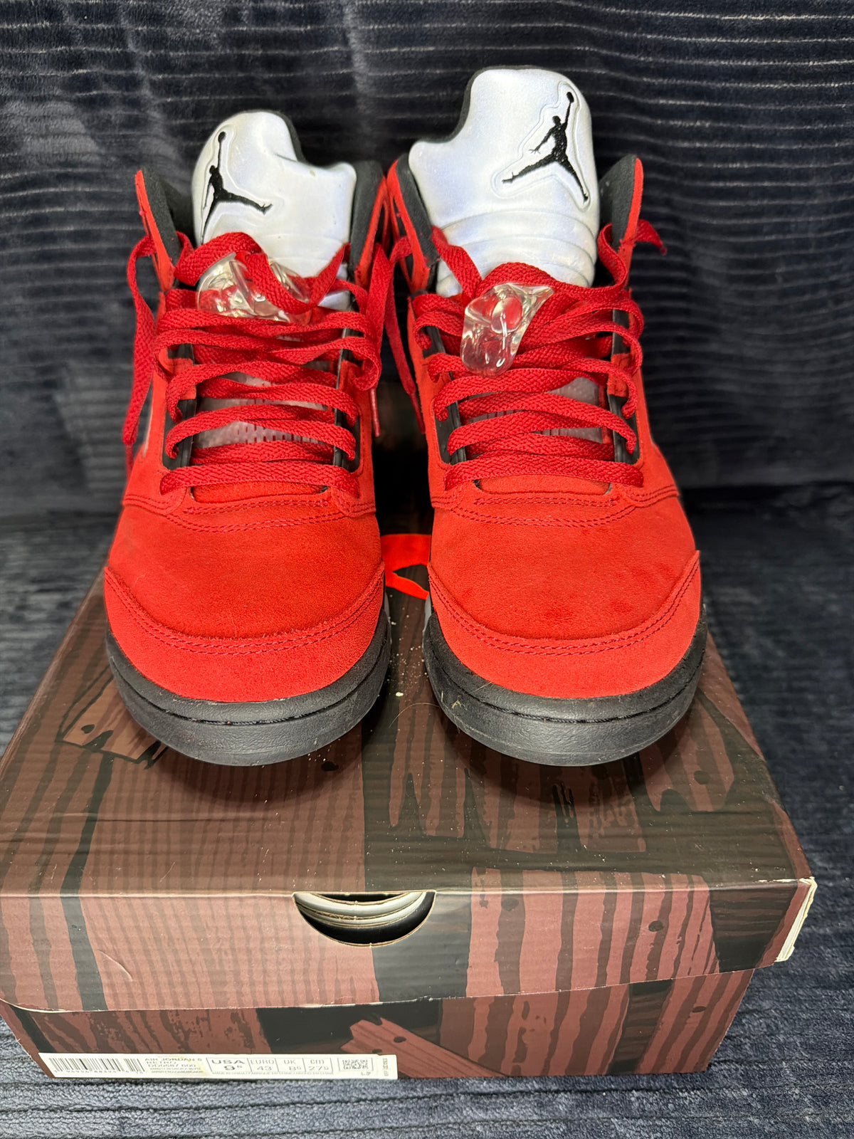 Jordan 5 Retro
Raging Bull Red (2021)