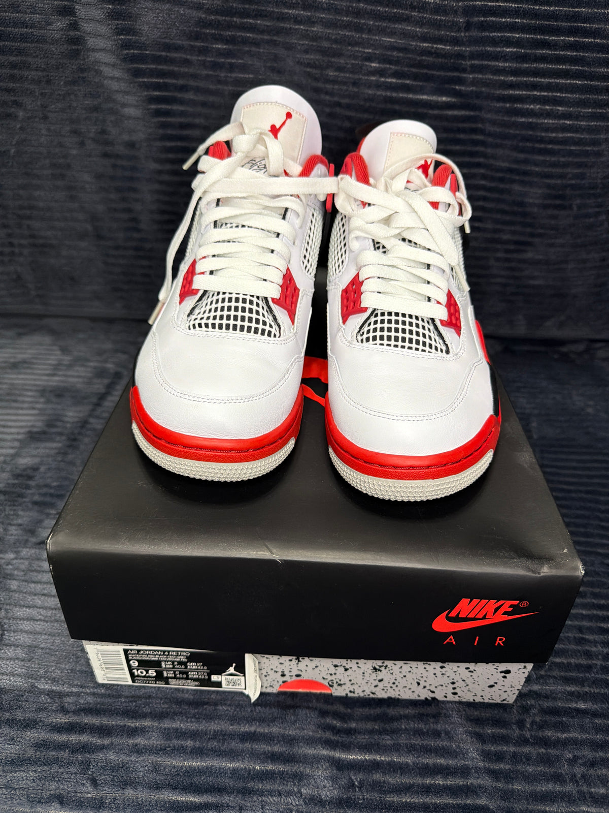 Jordan 4 Retro Fire Red (2020)
Fire Red (2020)