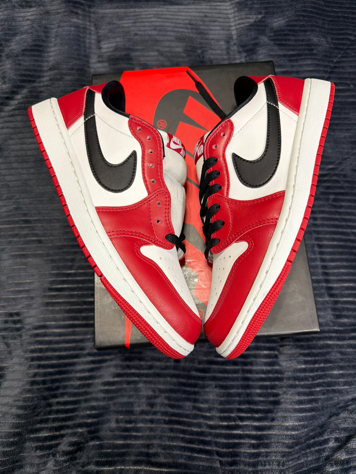 Jordan 1 Retro Low OG
Chicago (2025) brand new