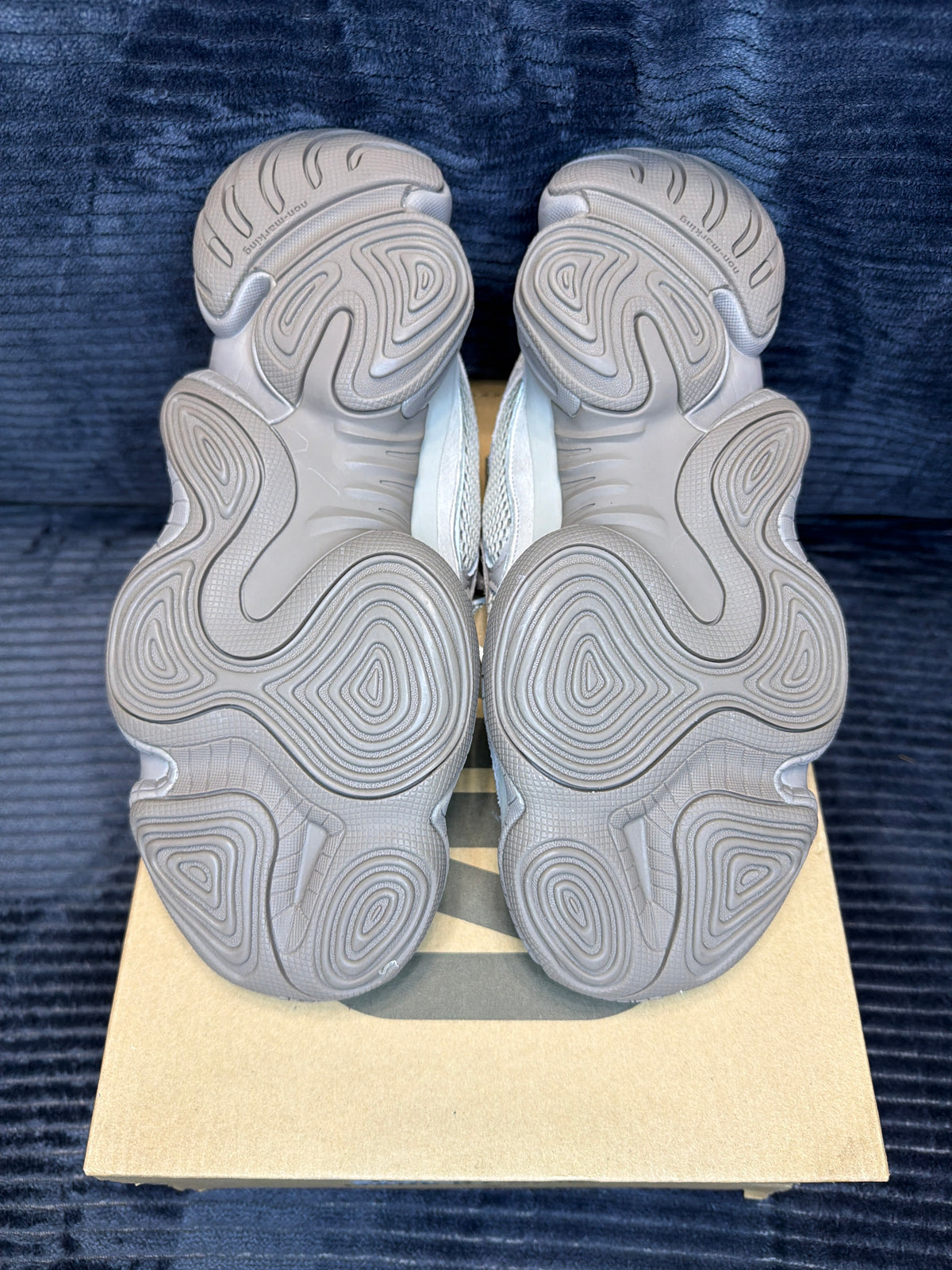 Adidas Yeezy 500
Ash Grey brand new