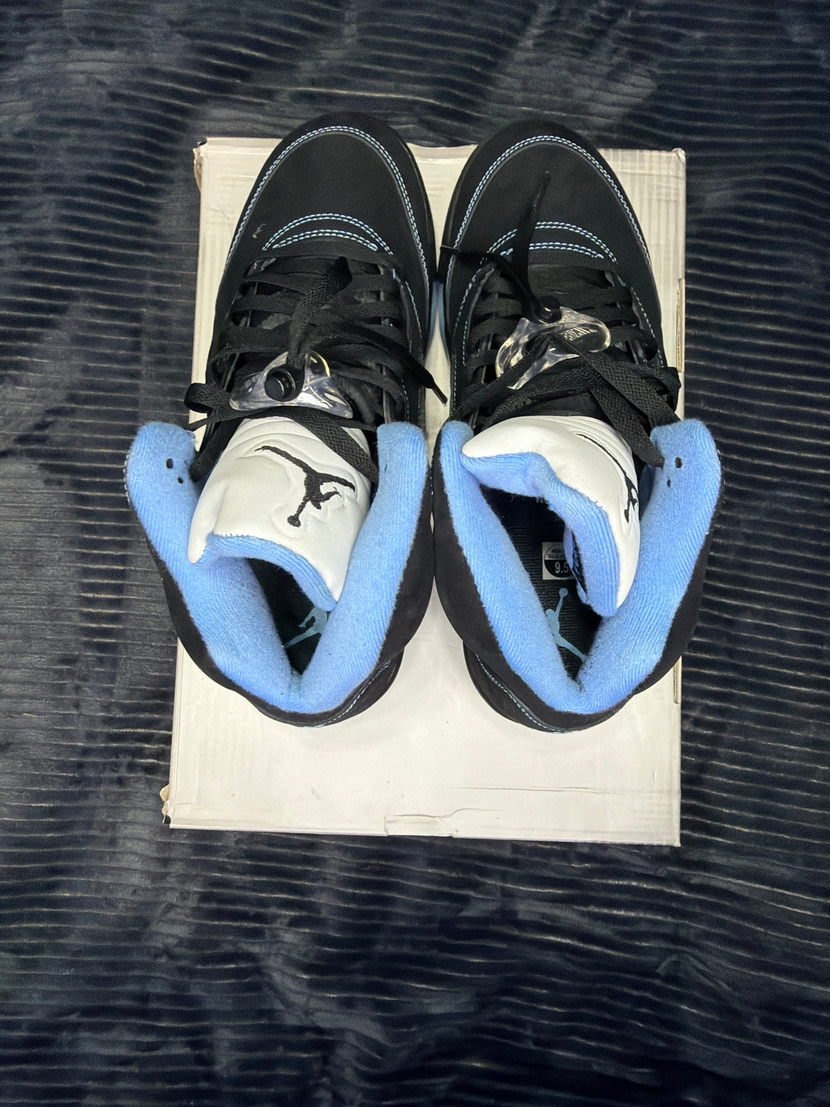 Jordan 5 Retro
Black University Blue (2026) VNDS