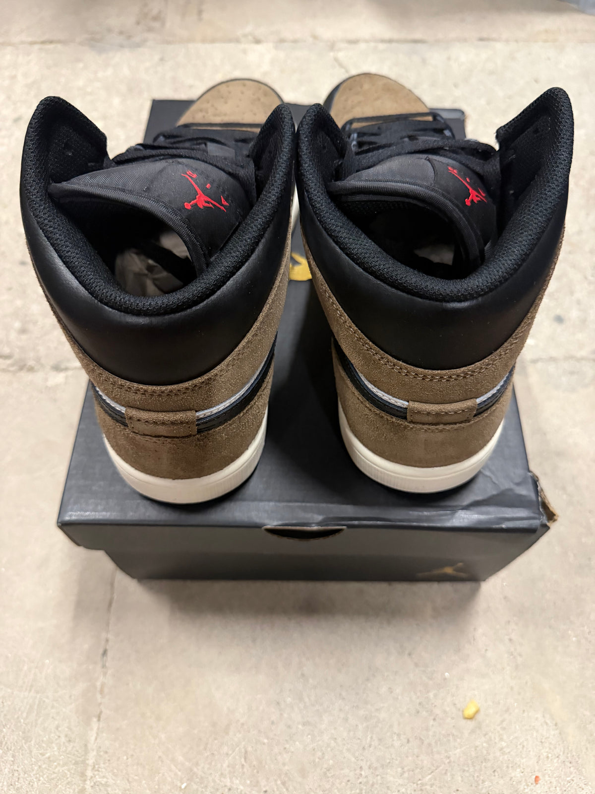 Jordan 1 mid Palomino Brand New