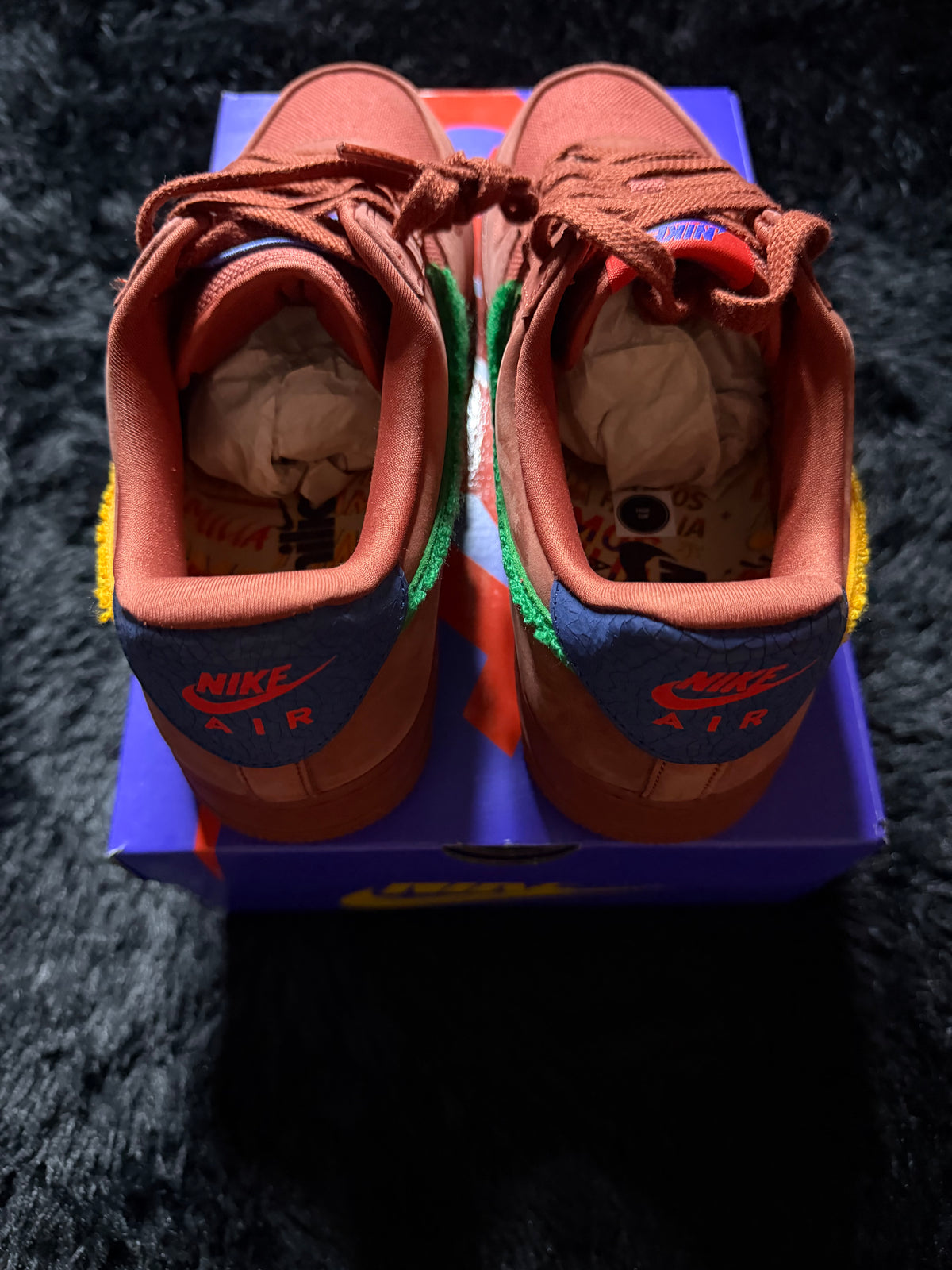 Air Force 1 “Familia” brand new
