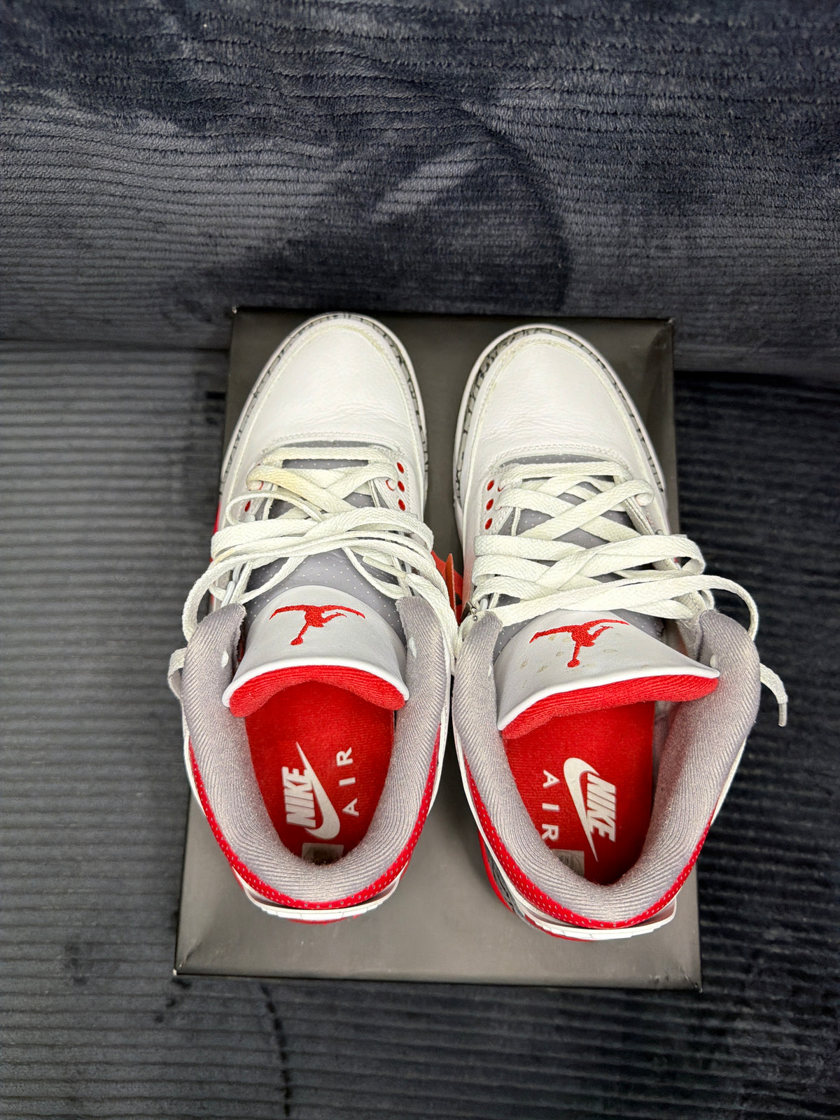 Jordan 3 Retro
Fire Red (2022)
