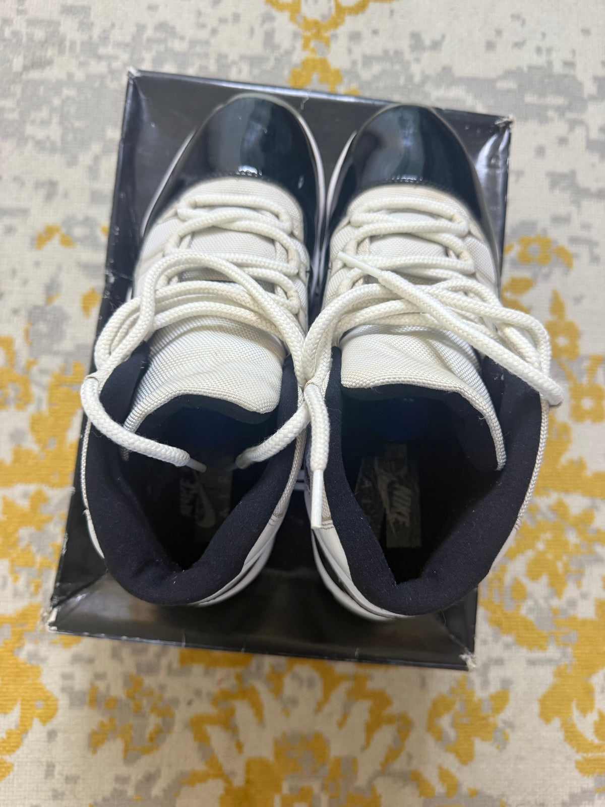 Jordan 11 Space Jam (2016)