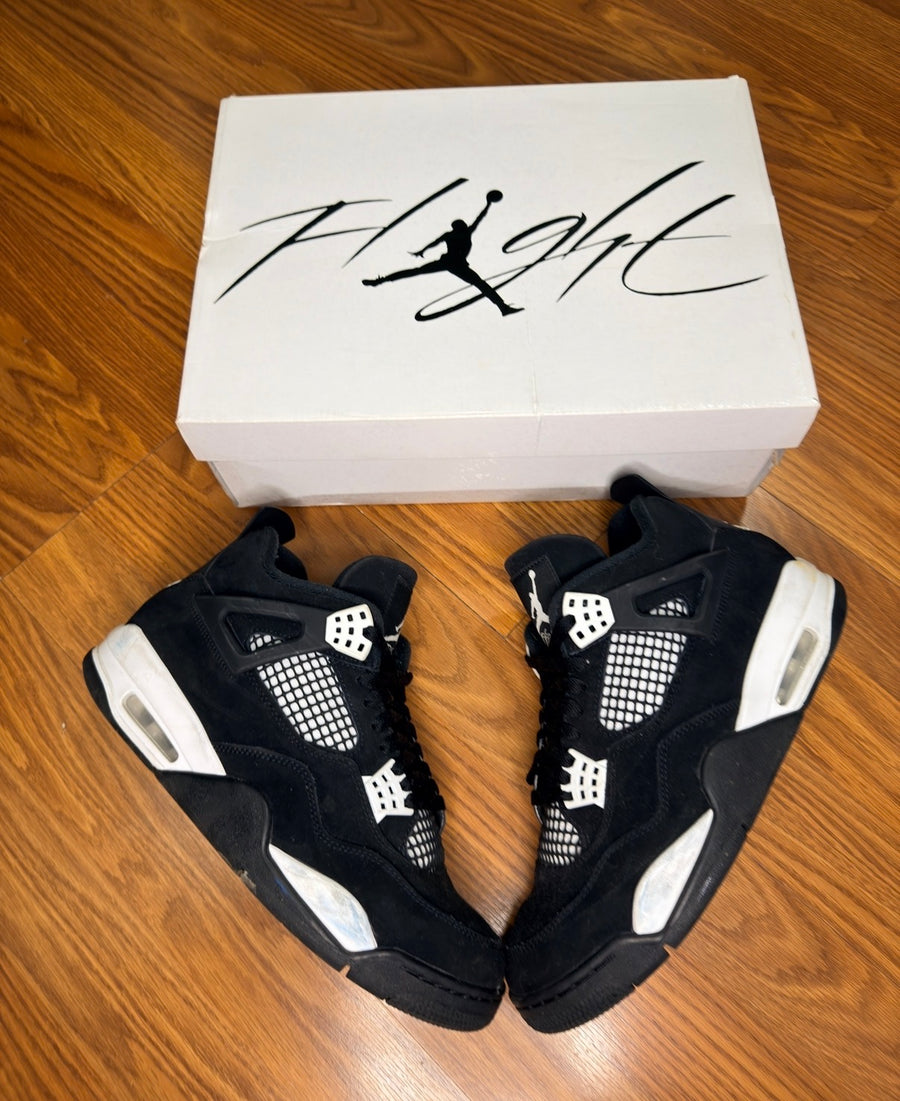 Jordan 4 White Thunder Pre Owned