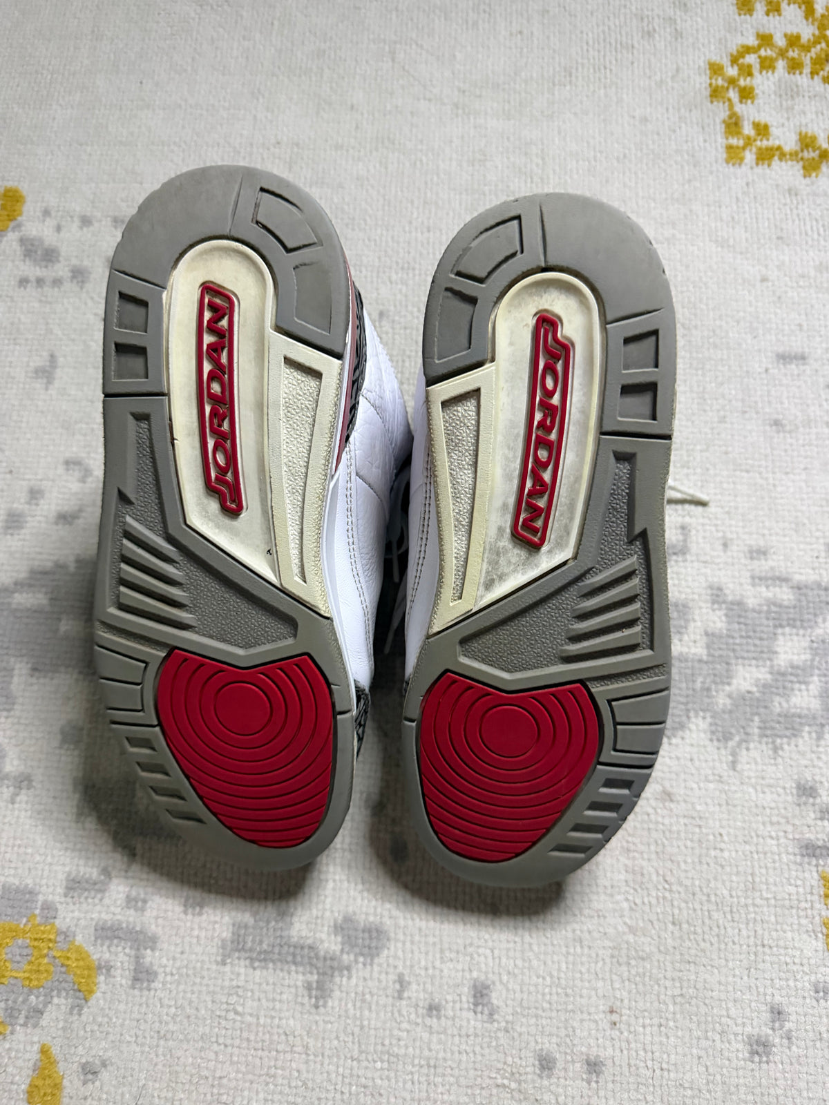 Jordan 3 fire red Pre-Owned