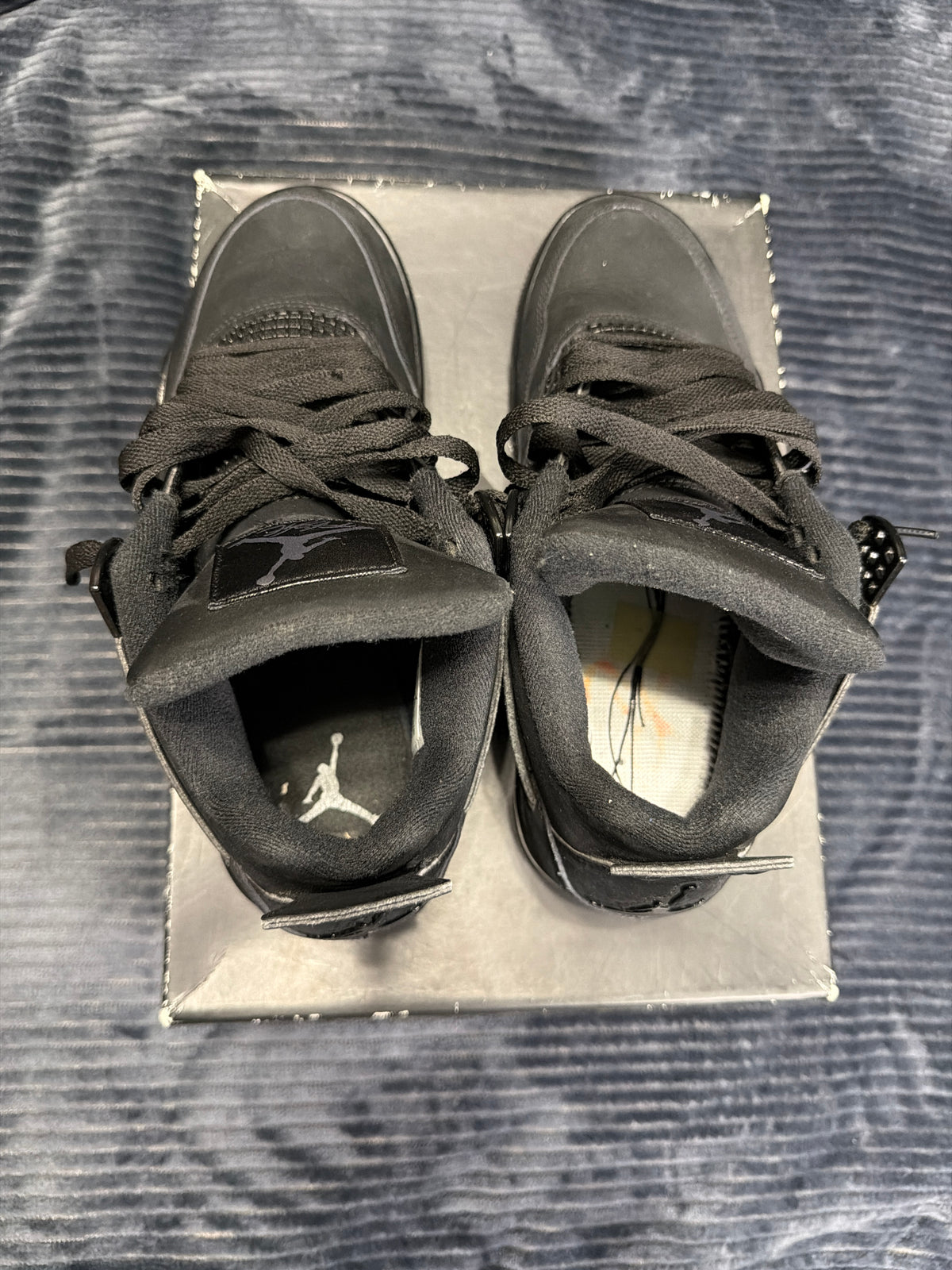 Jordan 4 Retro
Black Cat (2020)