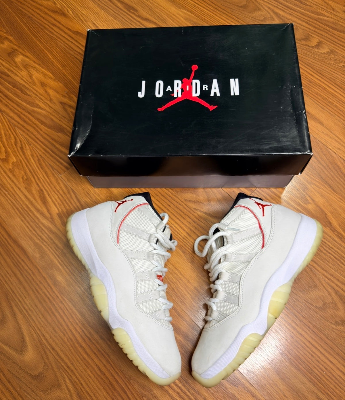 Jordan 11 Retro Platinum