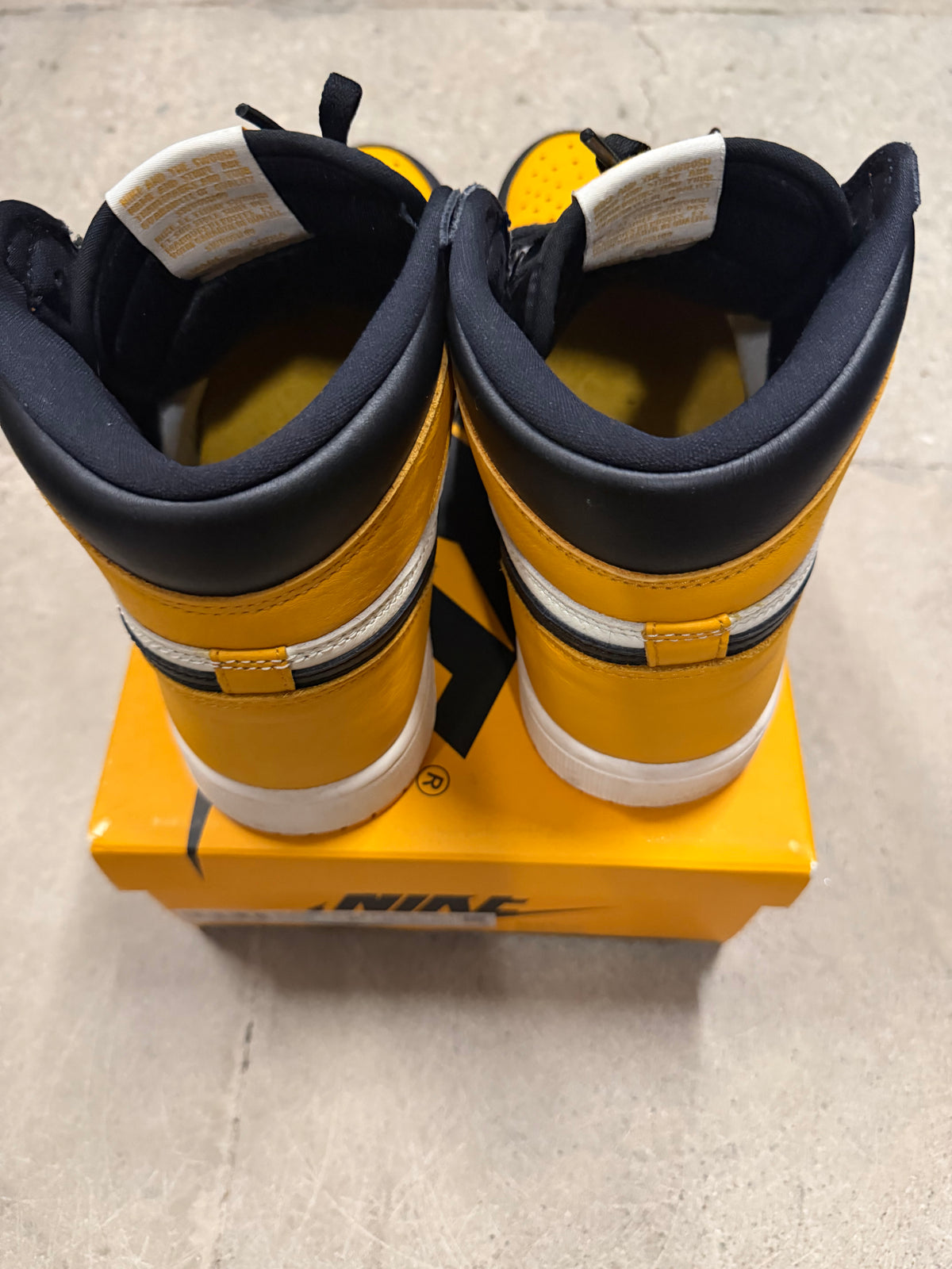 Jordan 1 High Taxi Pre-Owned