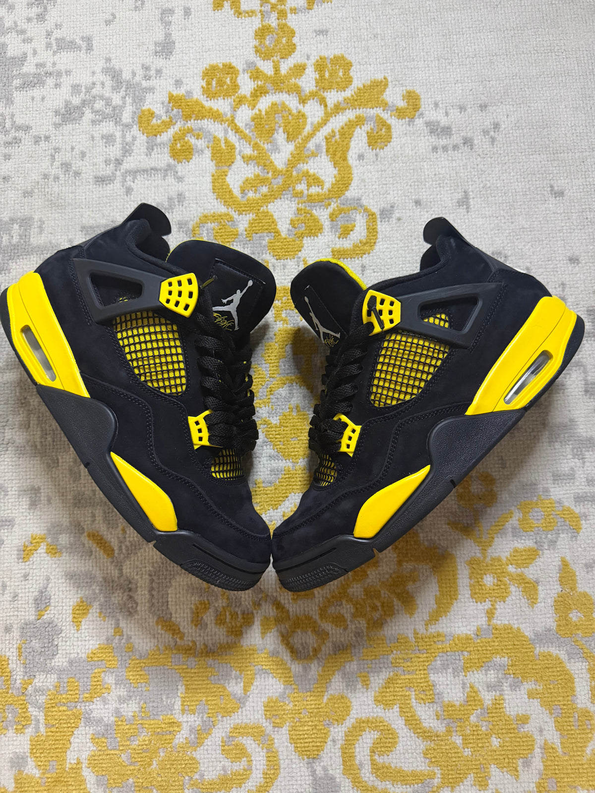 Jordan 4 Thunder