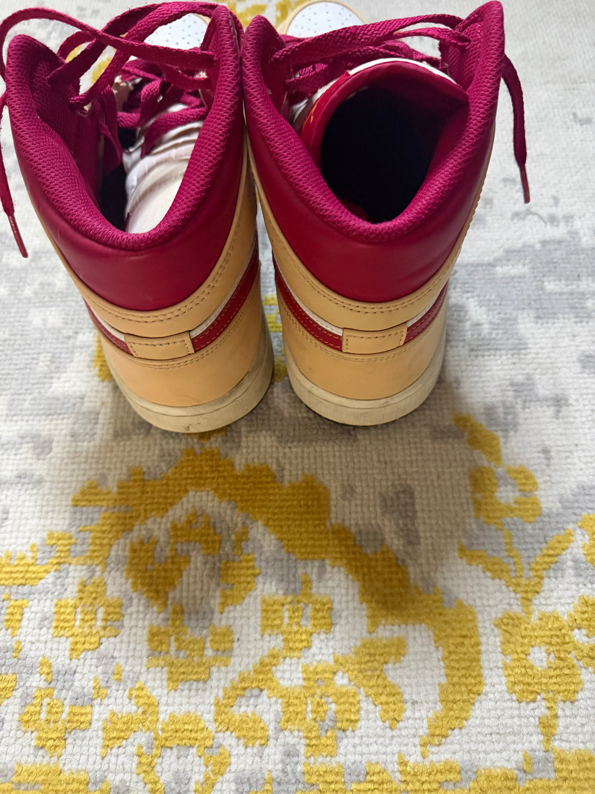 Jordan 1 Mid light curry Cardinal