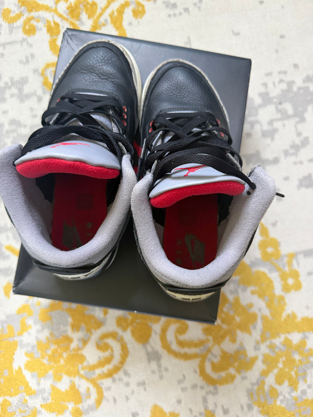 Jordan 3 black cement Pre-Owned