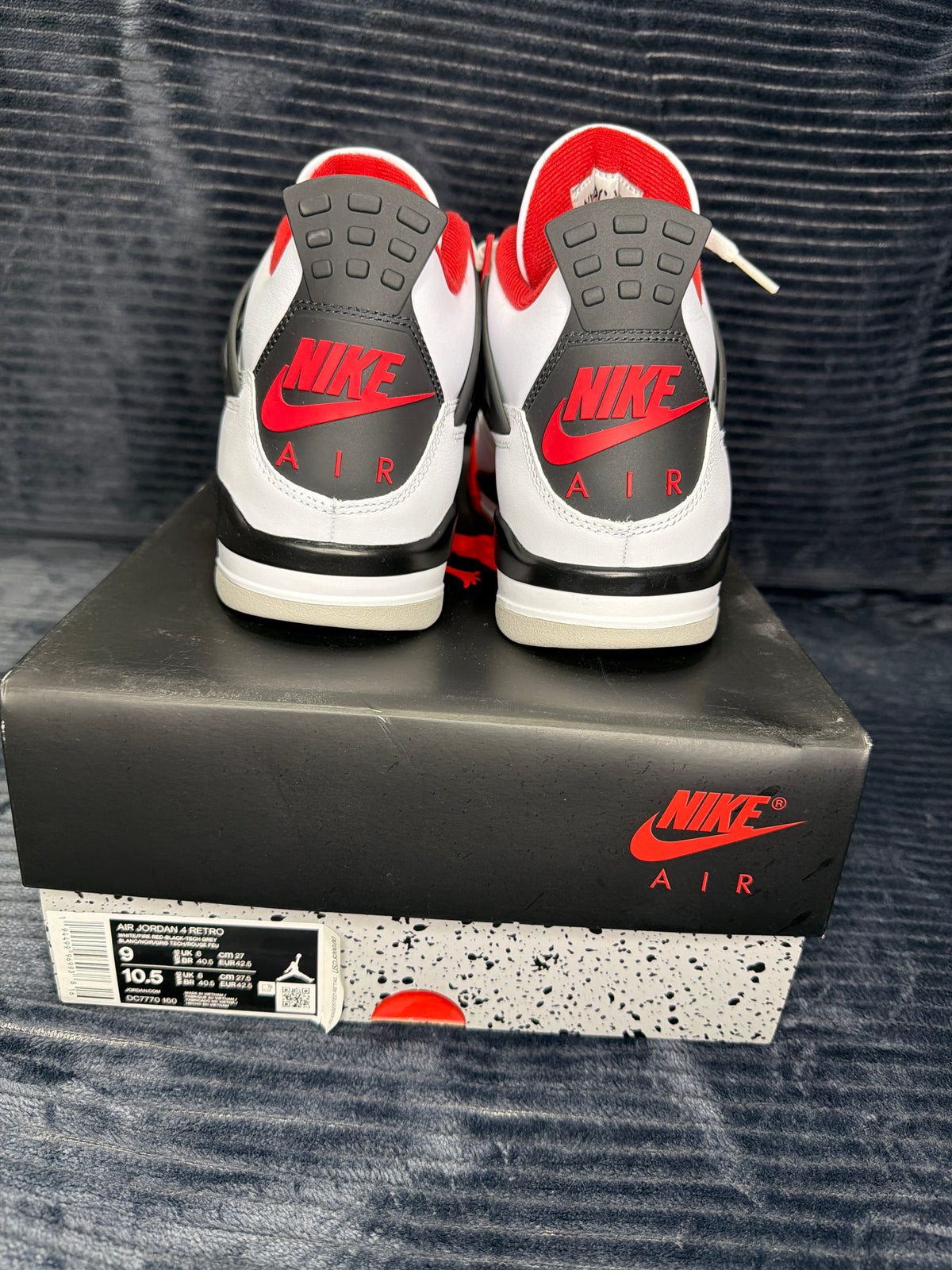 Jordan 4 Retro Fire Red (2020)
Fire Red (2020)