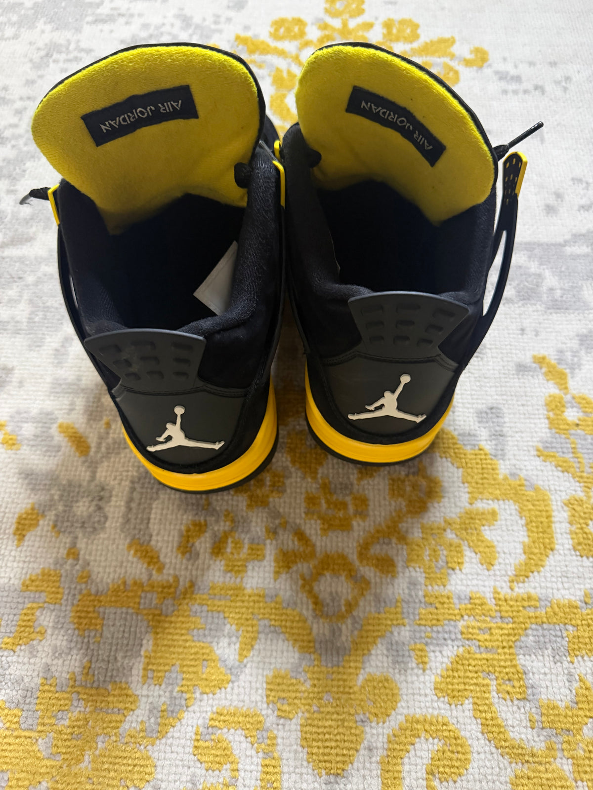Jordan 4 Thunder